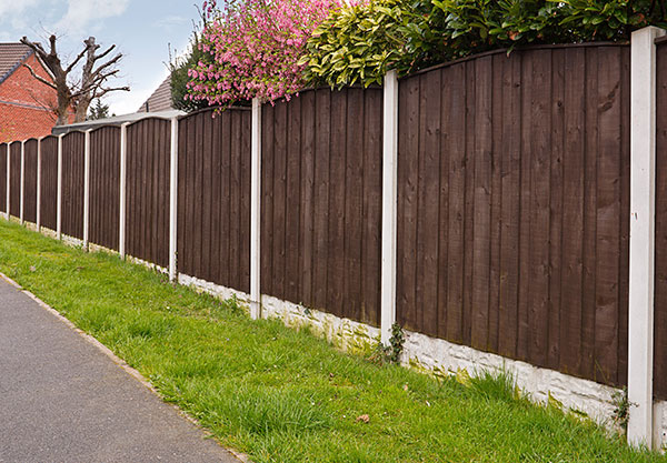 What to Seek for in a Fence Contractor for HOA Upgrades